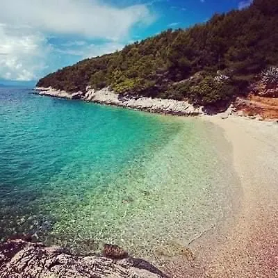 Robinson Medvidina Bay Petra